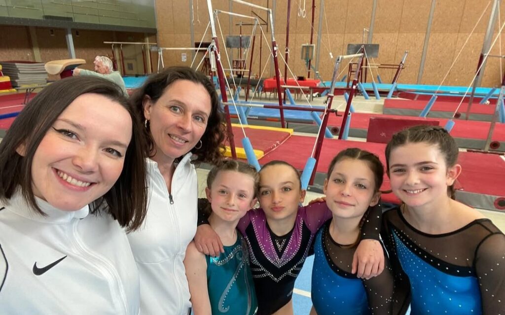 poussines et leurs coaches